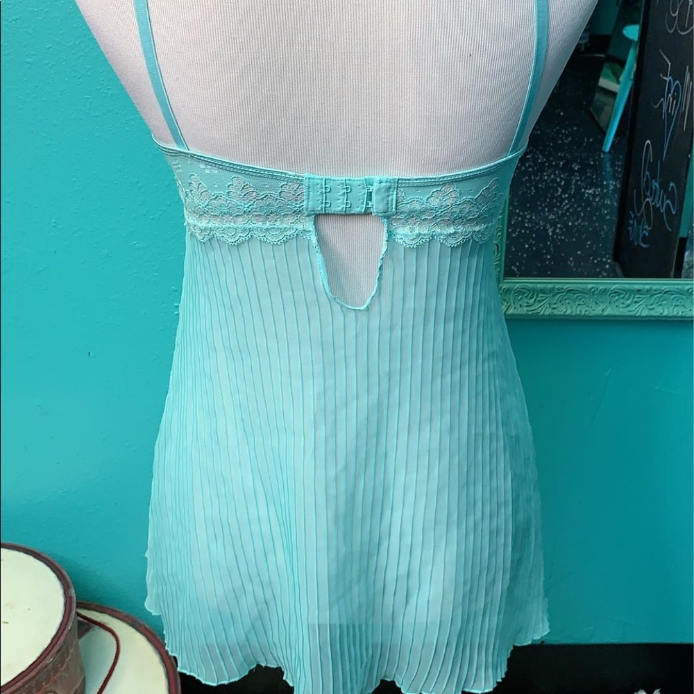 Lingerie - Picture 3 of 3